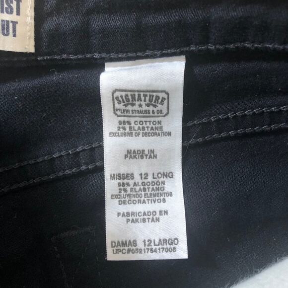 Levi’s Signature black midrise cut off Raw Hem denim shorts 12 - Picture 4 of 8